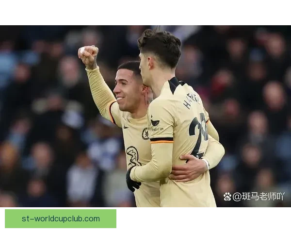 卡尔精准送助攻比朔夫一击制胜破门后疯狂庆祝点燃全场热血时刻